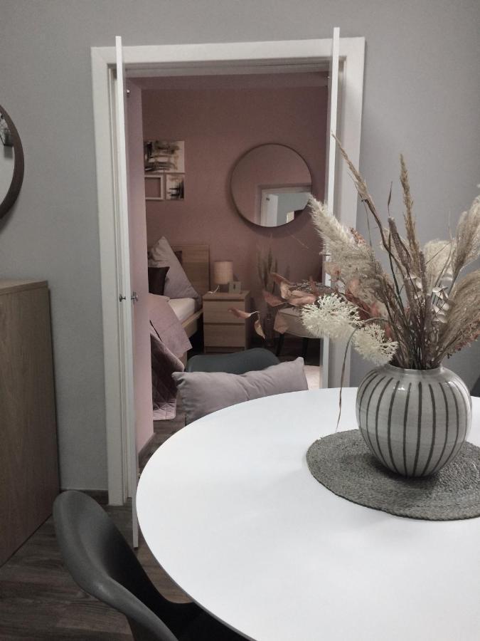 Appartement Magnolia Apartman à Sopron Extérieur photo